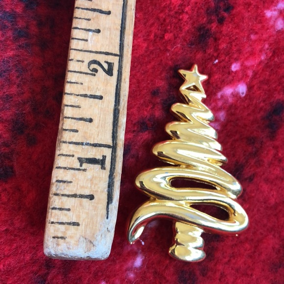 Vintage 90’s Christmas Tree gold tone pin/ brooch - Picture 3 of 6